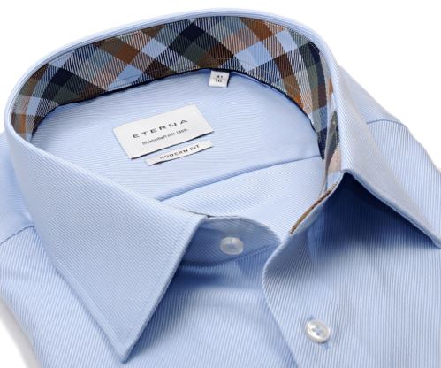 Koszula Eterna Modern Fit Twill - jasnoniebieska z diagonalną strukturą i kolorową stójką i mankietem