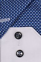 Koszula Olymp Super Slim – biała z niebiesko-białą wewnętrzną stójką i mankietem - extra długi rękaw