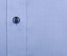 Koszula Olymp Level Five – jasnoniebieska o delikatnej strukturze, z niebiesko-beżowym wewnętrznym mankietem