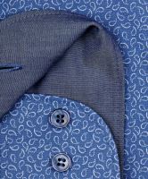 Koszula Olymp Level Five – średnio niebieska koszula w białe kropelki i wewnętrzną plisą - extra długi rękaw