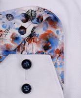 Koszula Olymp Comfort Fit – biała z wzorem i kolorową wewnętrzną stójką - extra długi rękaw
