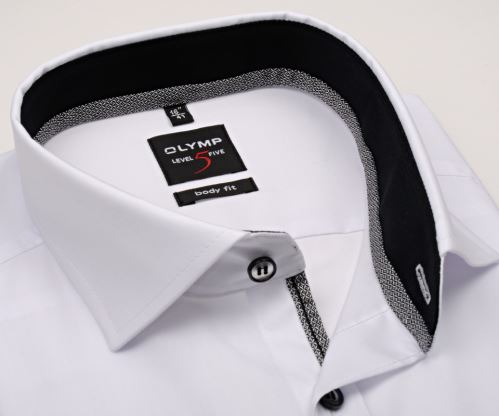 Koszula Olymp Level Five – biała z czarną wewnętrzną stójką i mankietem