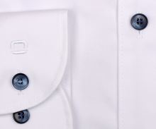 Koszula Olymp Level Five – biała z zdobioną plisą - extra długi rękaw