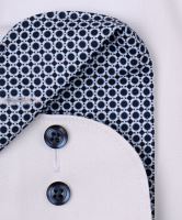 Koszula Olymp Comfort Fit Natural Stretch – biała z niebiesko-bialą wewnętrzną stójką i mankietem (2)