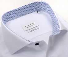 Koszula Eterna Slim Fit - biała z niebieską wewnętrzną stójką i mankietem - extra długi rękaw