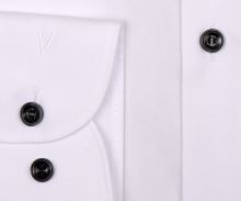 Marvelis Body Fit – biała koszula z granatową wewnętrzną stójką i plisą