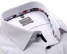 Koszula Olymp Comfort Fit – biała z wzorem i kolorową wewnętrzną stójką - extra długi rękaw