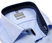 Koszula Olymp Comfort Fit – jasnoniebieska z delikatną strukturą, wewnętrzną stójką i mankietem